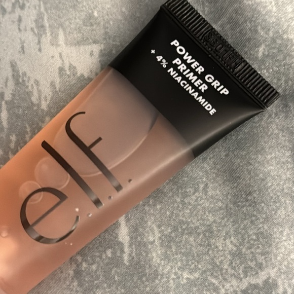Elf power grip primer 4% niacinamide - Picture 2 of 7